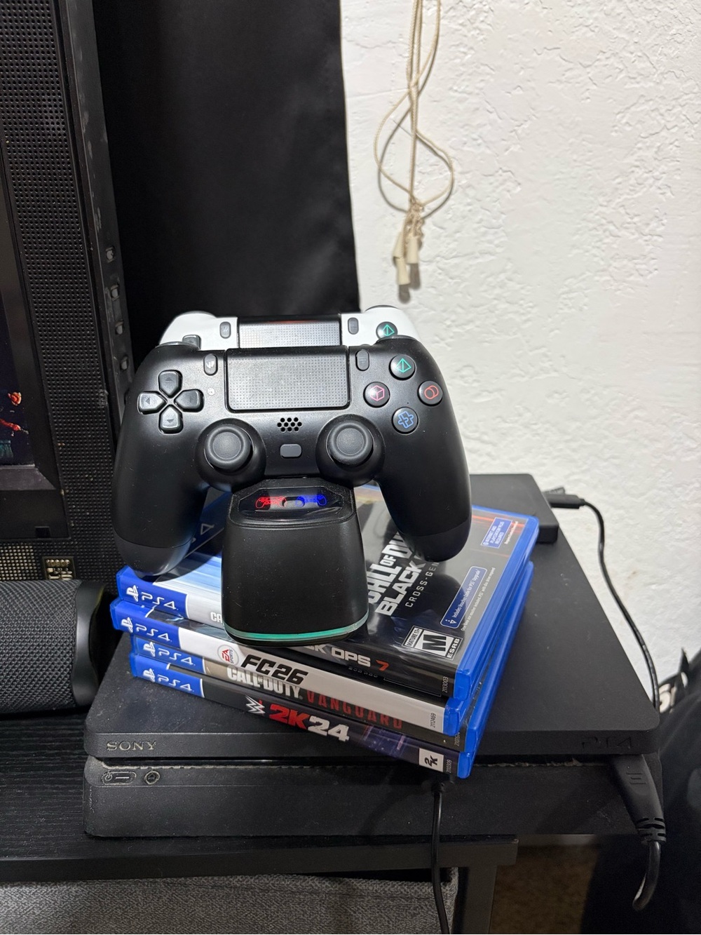 Sony Black PS4 Wireless Controller with Black Charging Dock